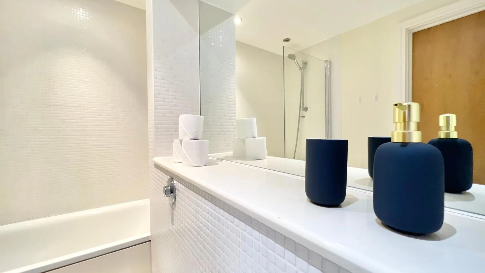 Vip Serviced Apartments London Perfect Location Business & Leisure
