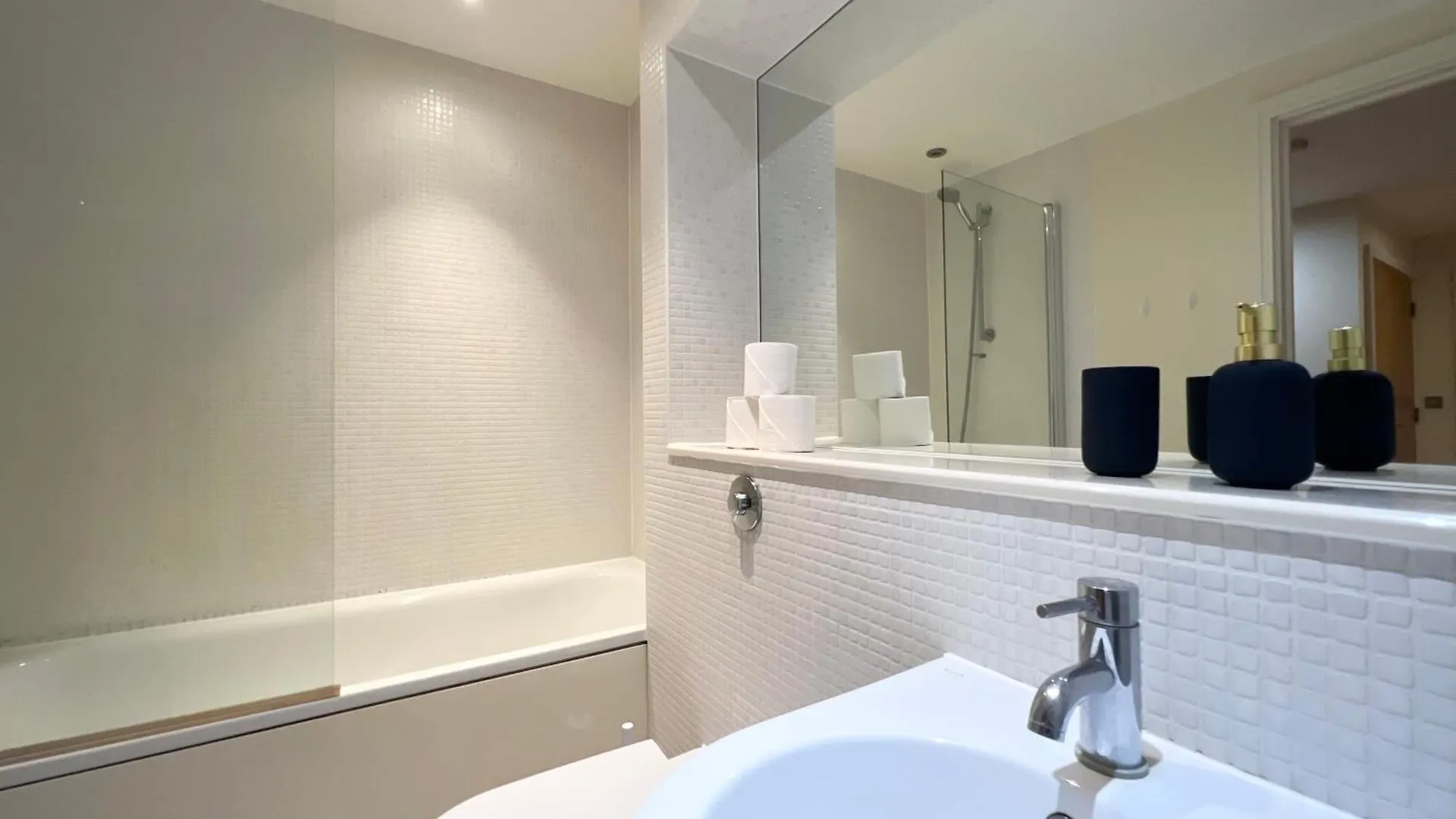 Vip Serviced Apartments London Perfect Location Business & Leisure
